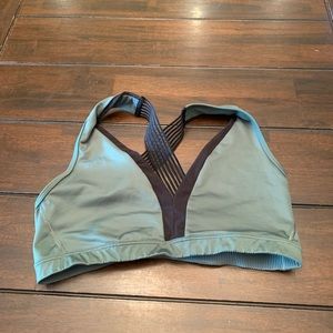 Victoria secret sports bra size medium